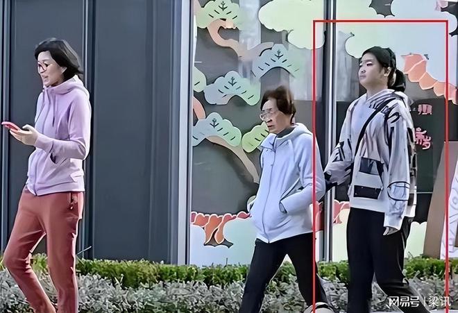 后越来越年轻和罗斯一家合照像是两代人爱游戏(ayx)45岁姚明现状：卸任